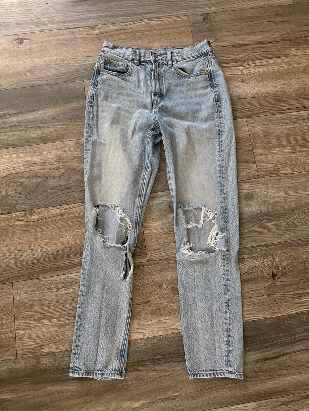 American Eagle Outfitters Light Blue Distressed Straight-Leg Jeans